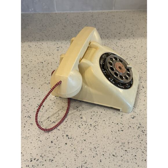 Vintage The Steel Stamping Co. Cream Toy Rotary Phone Plastic & Metal - READ - Picture 3 of 9